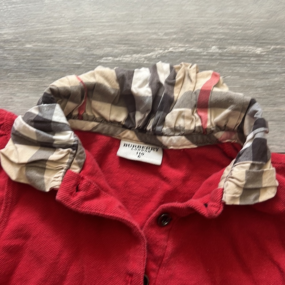 BURBERRY GIRL's TOP 3-4T - Picture 3 of 3
